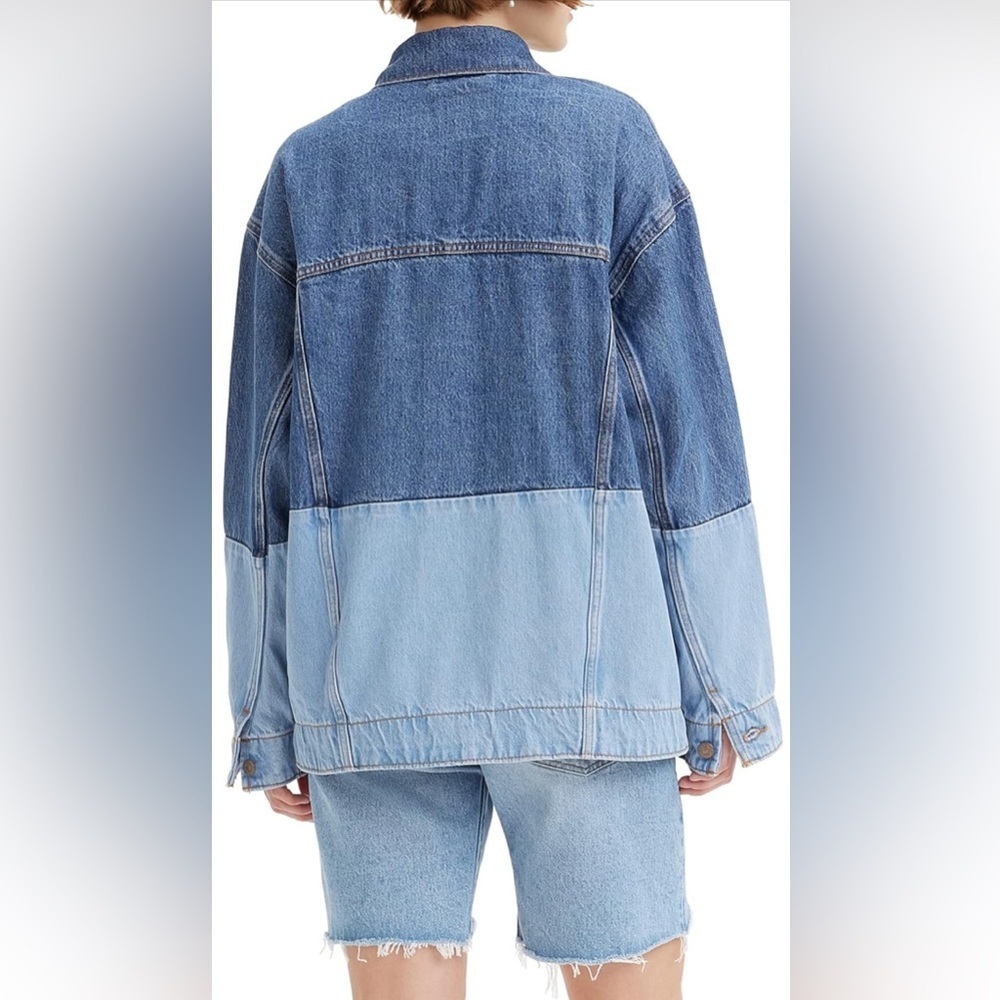 Levi’s Baggy Trucker Two-Tone Denim Jacket - Picture 2 of 8